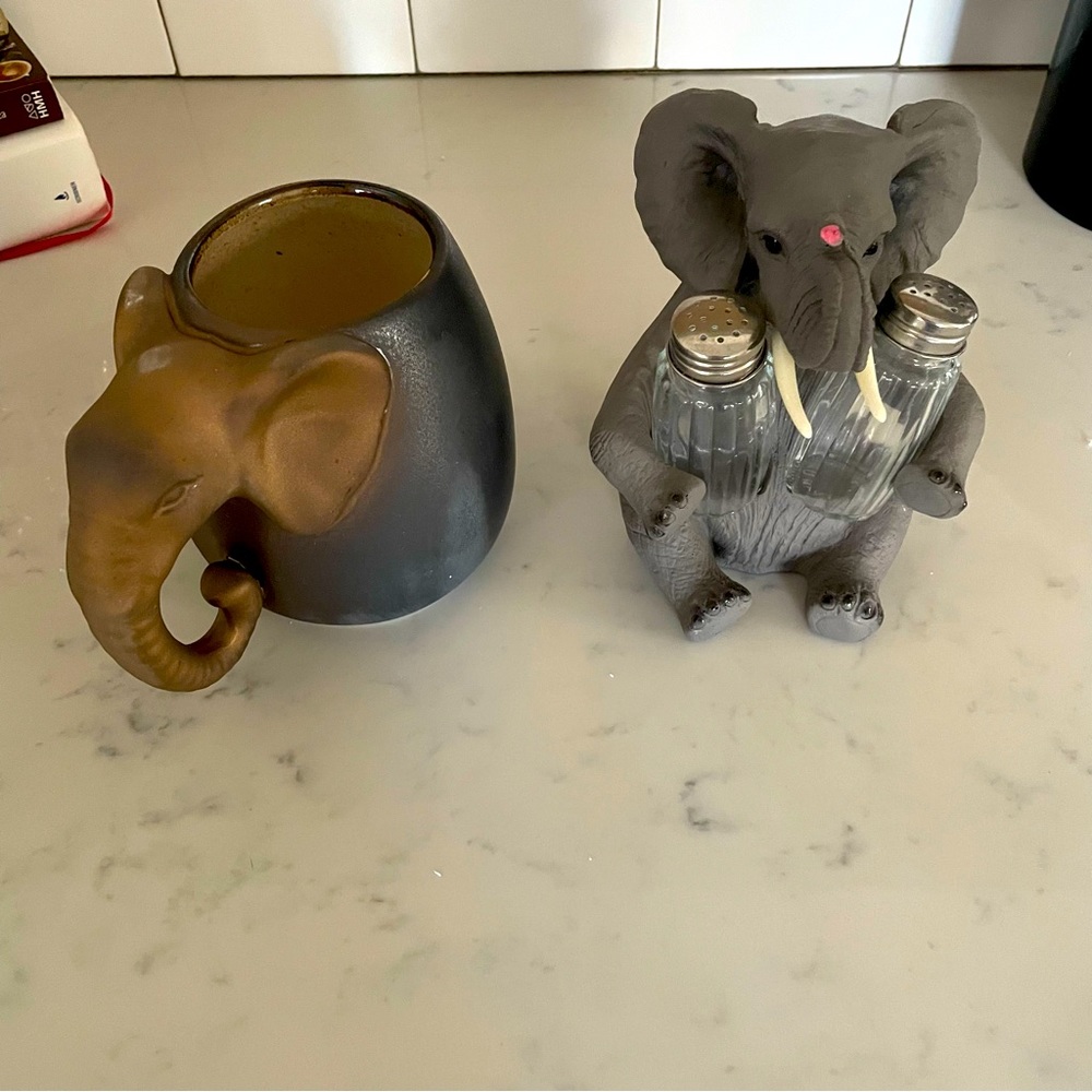 Elephant Coffee Mug & Salt / Pepper Holder Ceramic Excellent Condition